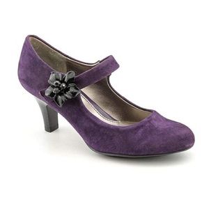 Sofft purple Mary Jane suede pumps size 8